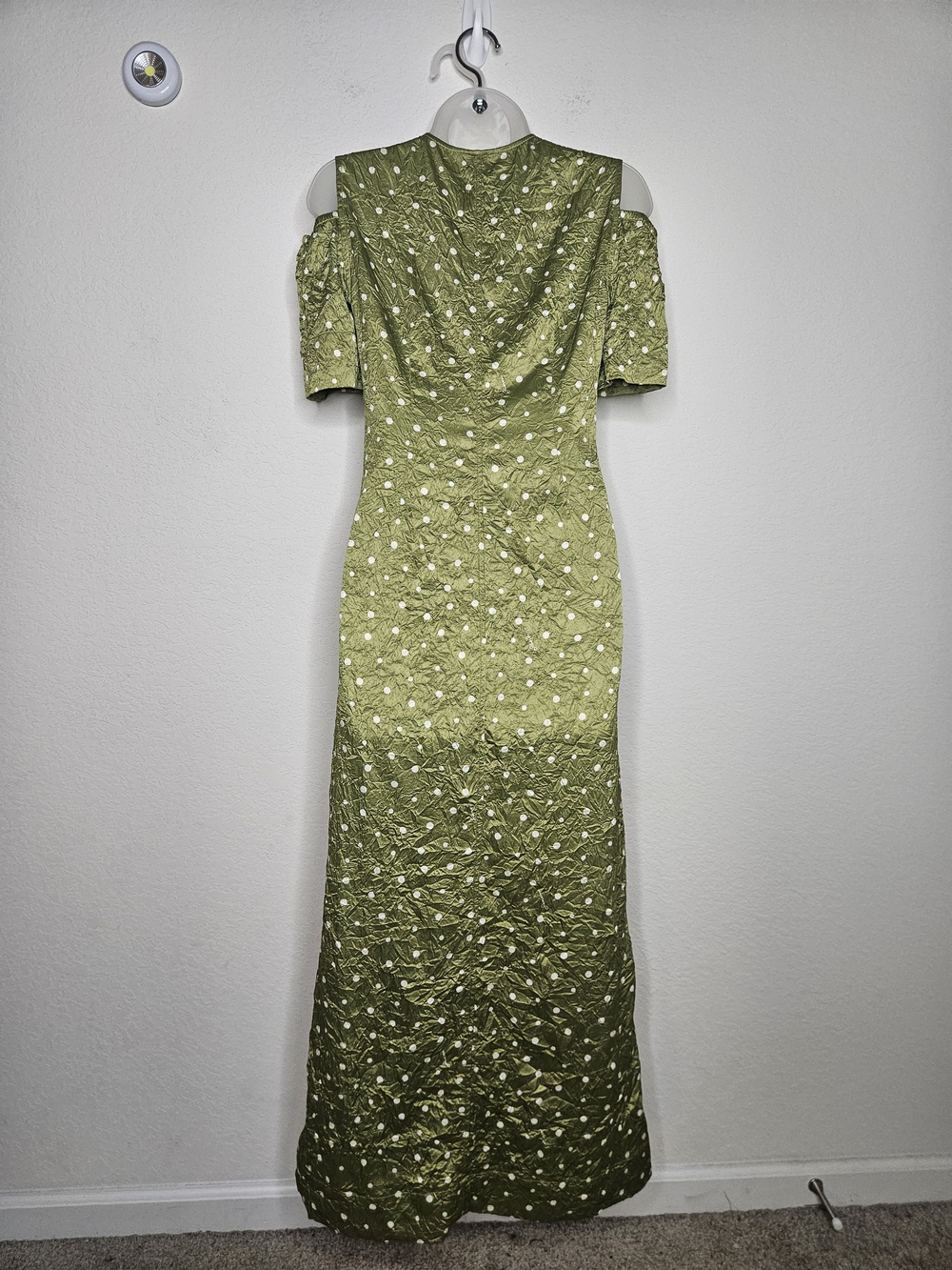 GANNI Green Polka Dot Cold Shoulder Midi Dress Size 34 US 4 V Neck Satin NWOT - Picture 10 of 16